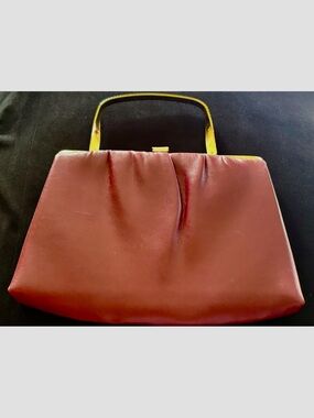 Vintage Ande Purse Enameled Gold Twist Handle Handbag with Gold Hardware Coin